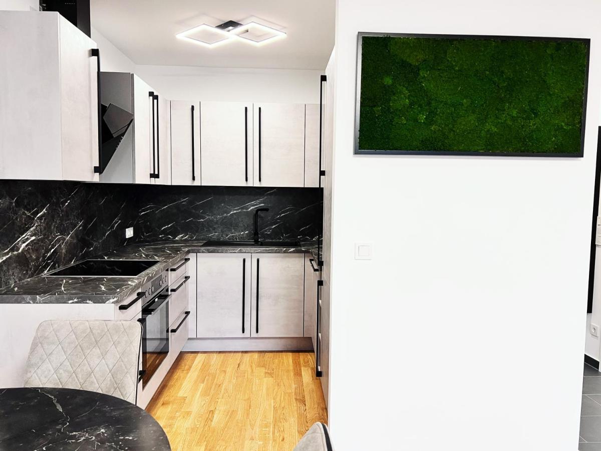 Apartament 10 Minutes To The Center, 2 Minutes To The Metro Wiedeń Zewnętrze zdjęcie