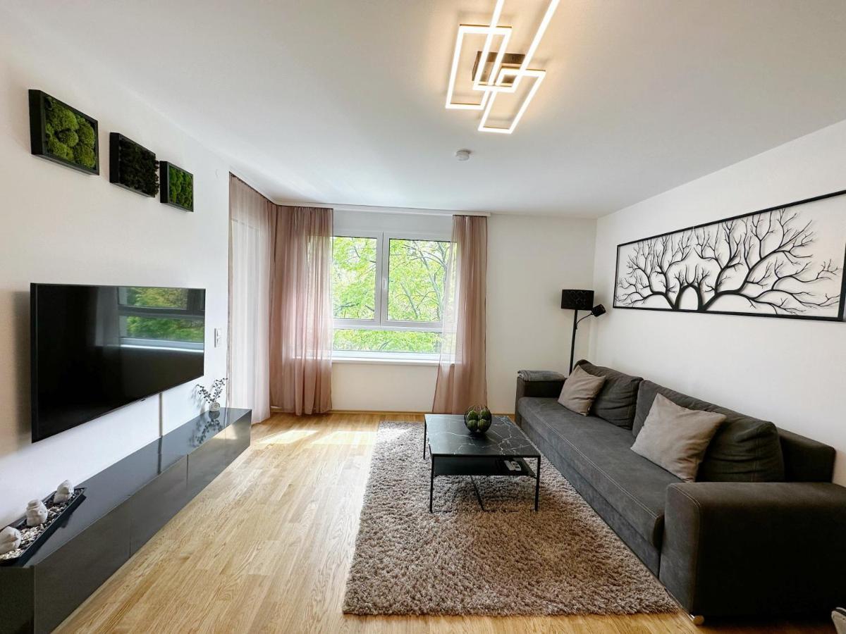 Apartament 10 Minutes To The Center, 2 Minutes To The Metro Wiedeń Zewnętrze zdjęcie
