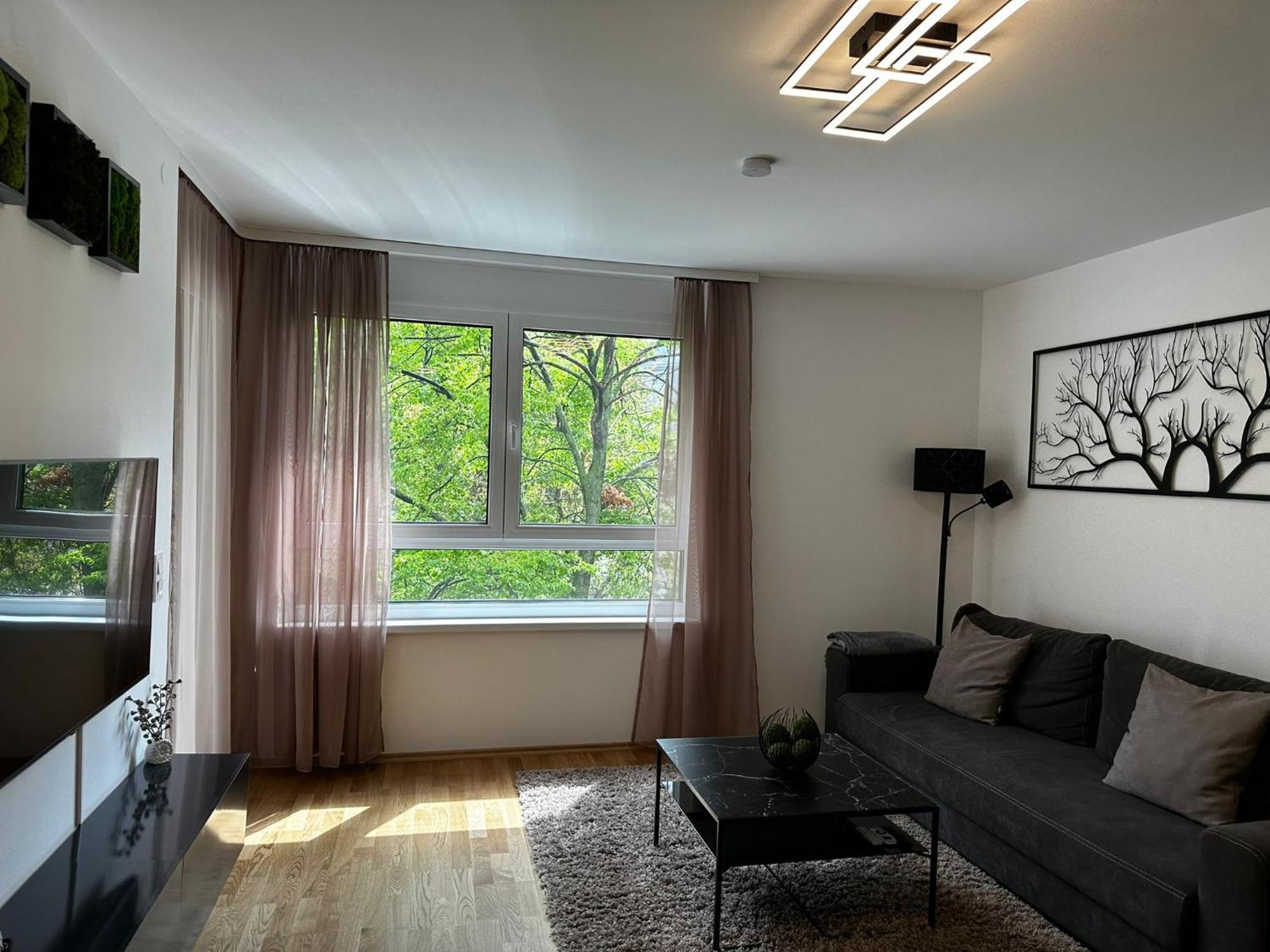 Apartament 10 Minutes To The Center, 2 Minutes To The Metro Wiedeń Zewnętrze zdjęcie