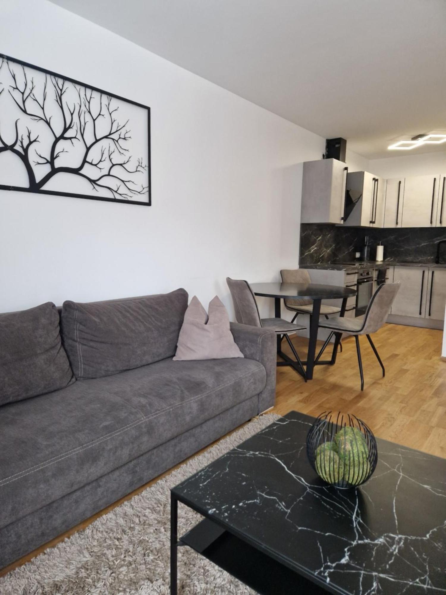 Apartament 10 Minutes To The Center, 2 Minutes To The Metro Wiedeń Zewnętrze zdjęcie